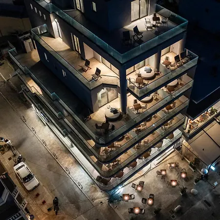 Edgewater Apartmanhotel 4*