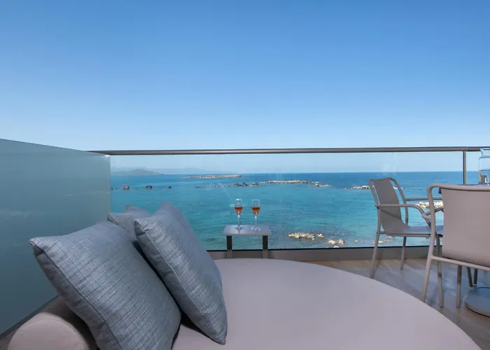 Edgewater Aparthotel 4*