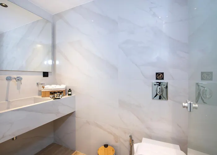 Aparthotel Edgewater 4*