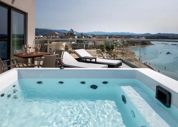 Edgewater Aparthotel 4*