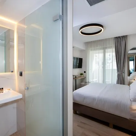 Aparthotel Edgewater 4*