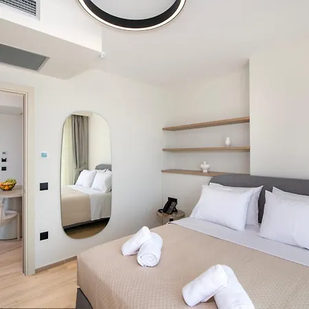 Edgewater Aparthotel