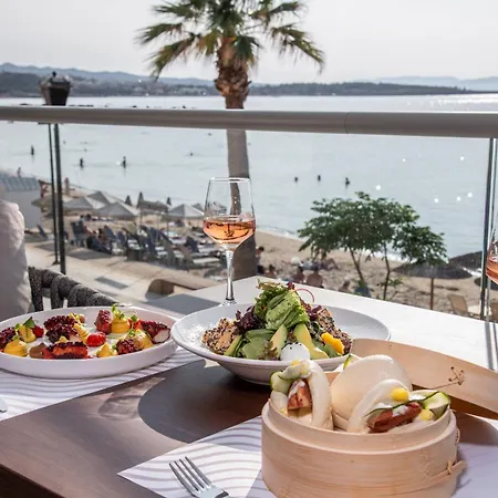 Aparthotel Edgewater 4*