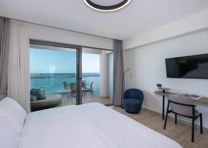 Edgewater מלון דירות